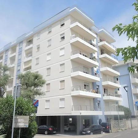 Apartman Lovely Flat With Terrace In - Beahost