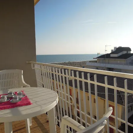 Lovely Flat With Terrace In - Beahost